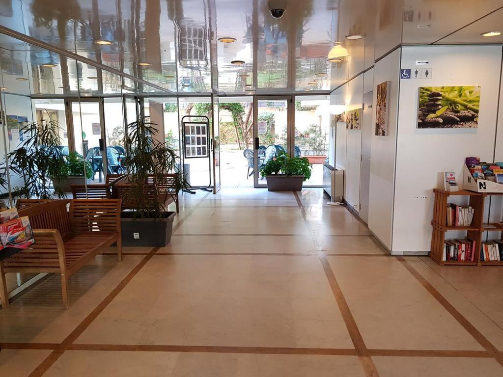 Centre Juan Les Pins公寓 外观 照片